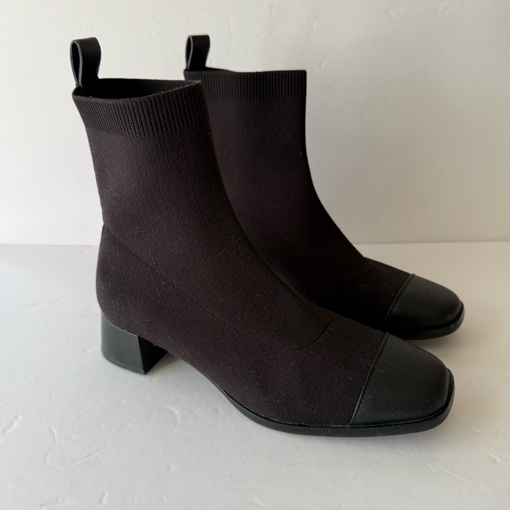 Vivaia Sleek Black Knit Cap-Toe Ankle Booties Size 36.5